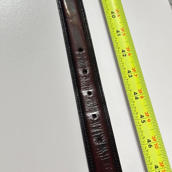 Men's Wearhouse 1128
High Gloss Leather Belt 44 - Picture 6 of 7